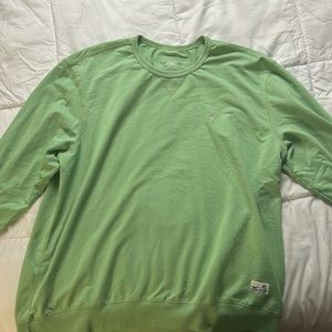 Men’s long sleeve izod shirt. Good quality . Size L. Good condition